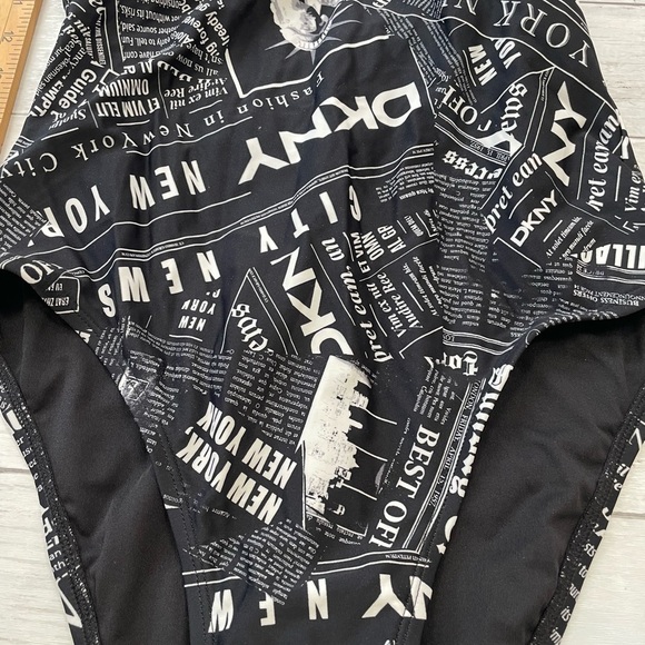 DKNY BLACK WHITE Graphic T-Back One-Piece Swimsuit M - Picture 9 of 11